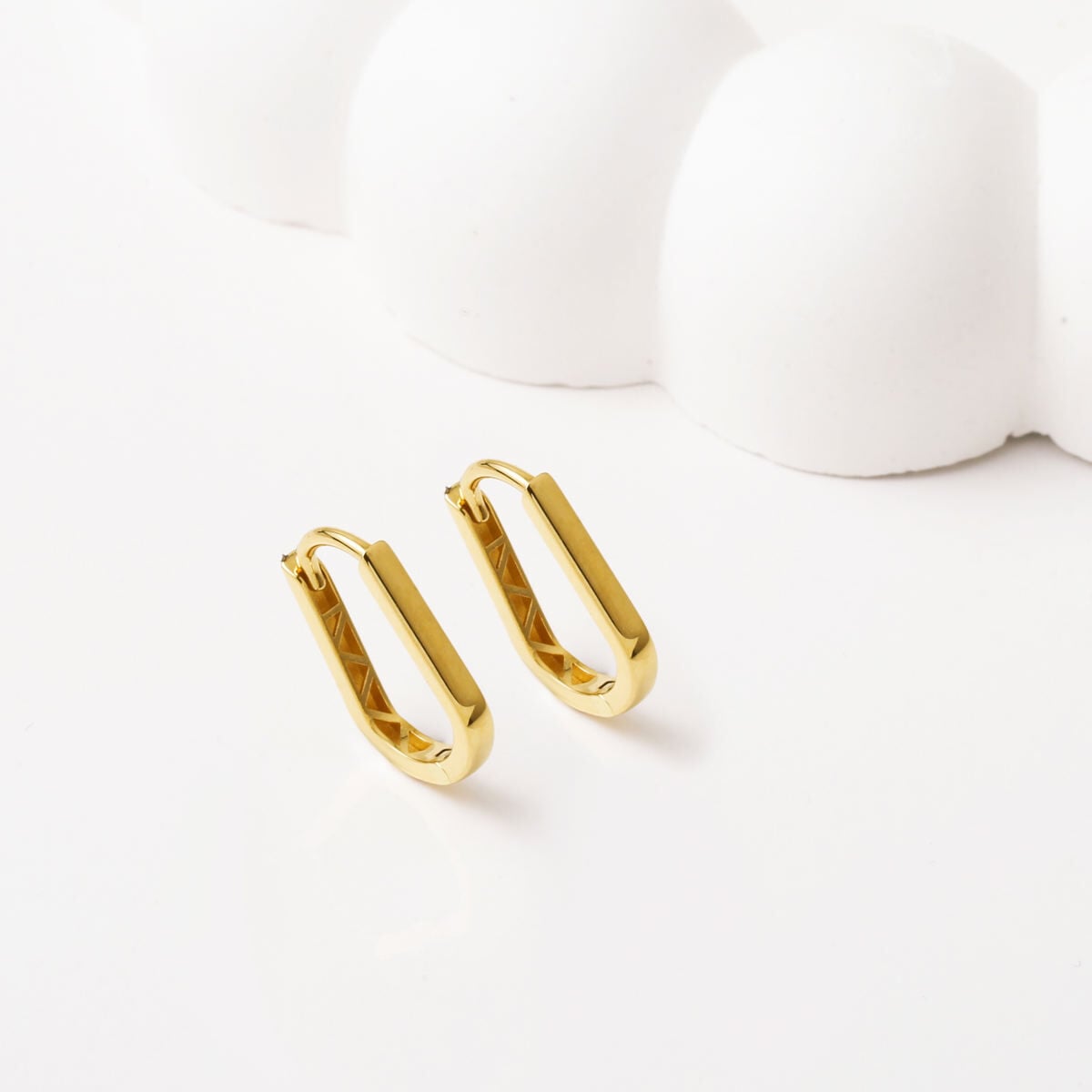 14K Yellow Gold Vera Hoop Earrings