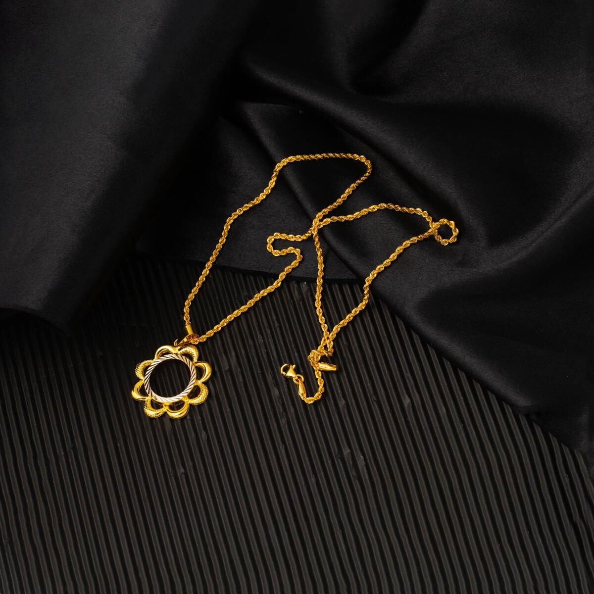 14K Yellow Gold Flower Quarter Coin Bezel Necklace