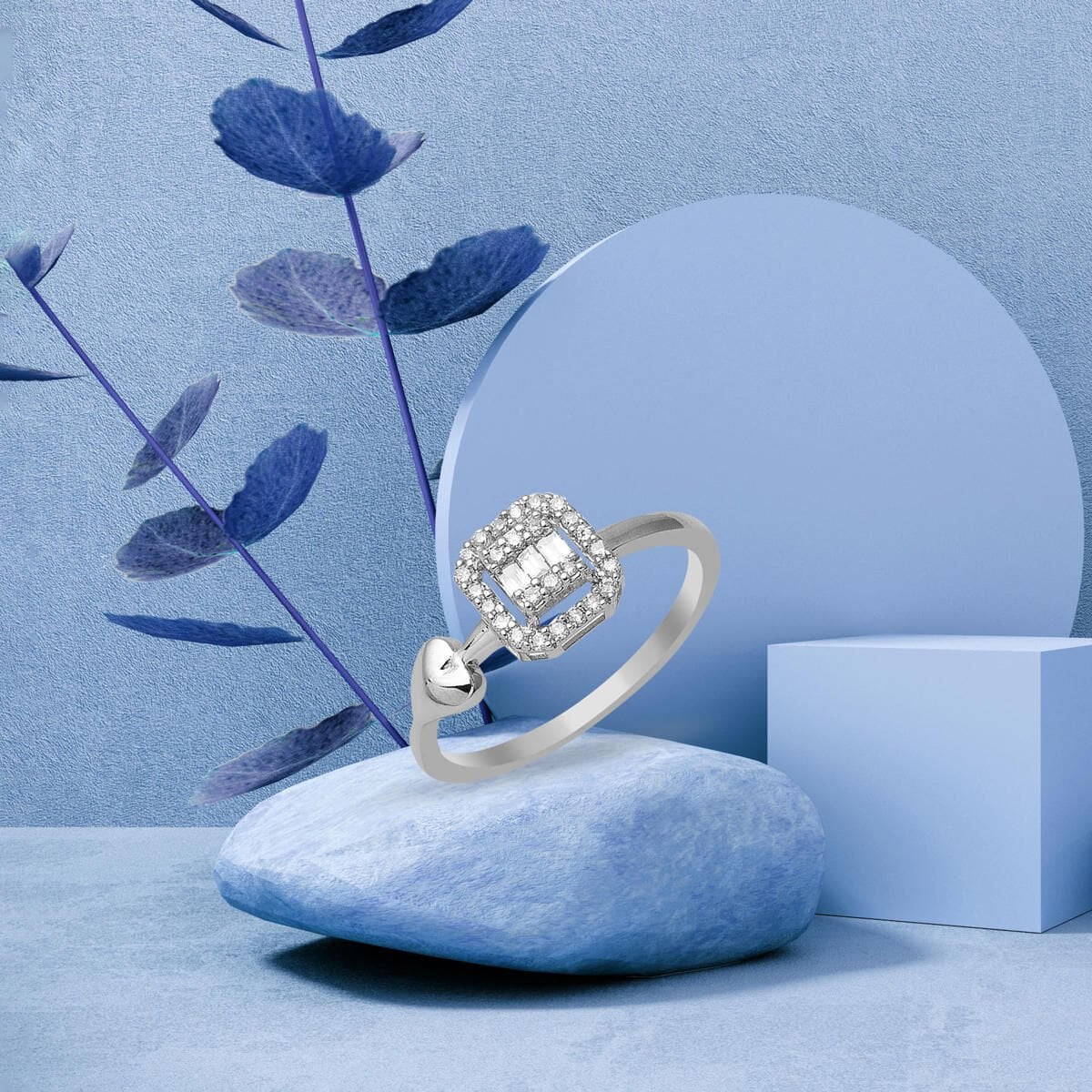 14K White Gold Heart Baguette Diamond Ring