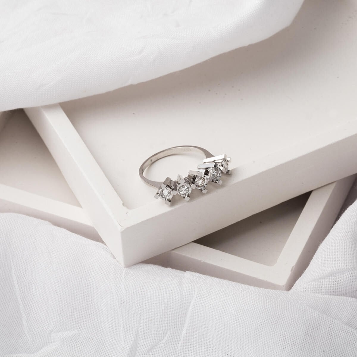 14K White Gold 0.30 Ct Five Stone Diamond Ring