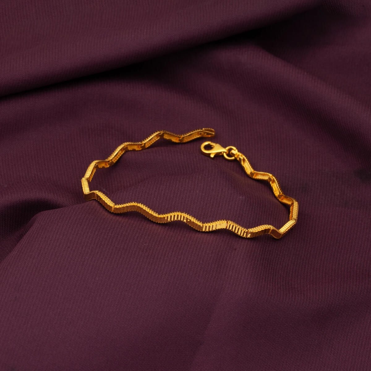 14K Yellow Gold Zigzag Sparkling Ajda Bracelet