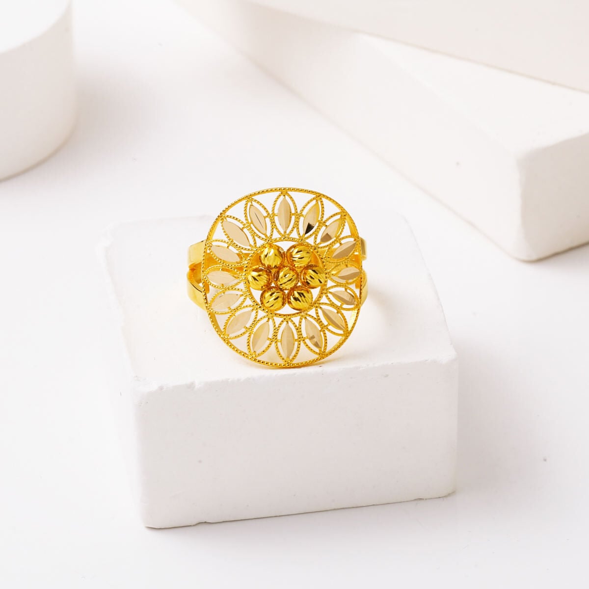 14K Yellow Gold Bud Sparkling Ring