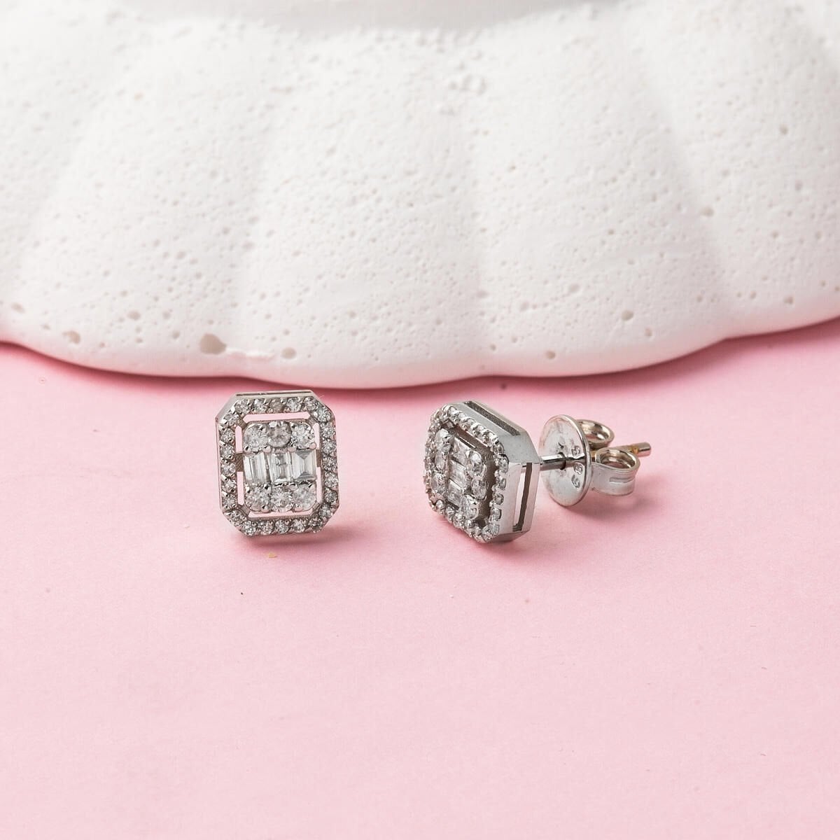 14K White Gold 0.30 Ct Baguette Diamond Earrings