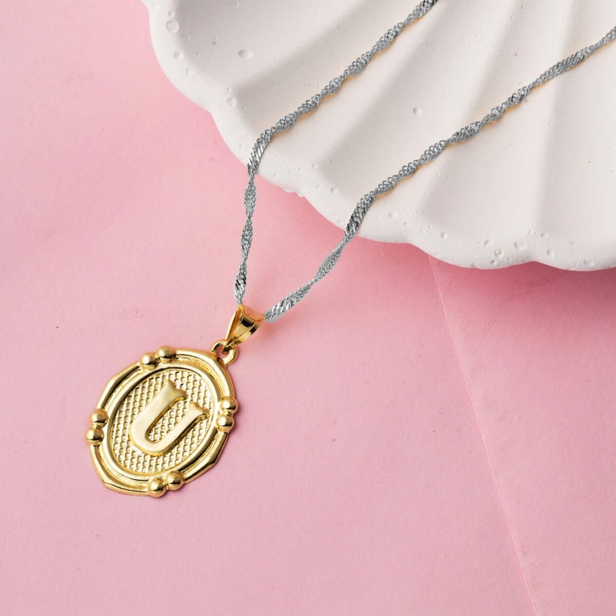 14K Yellow Gold Italian U Initial Pendant