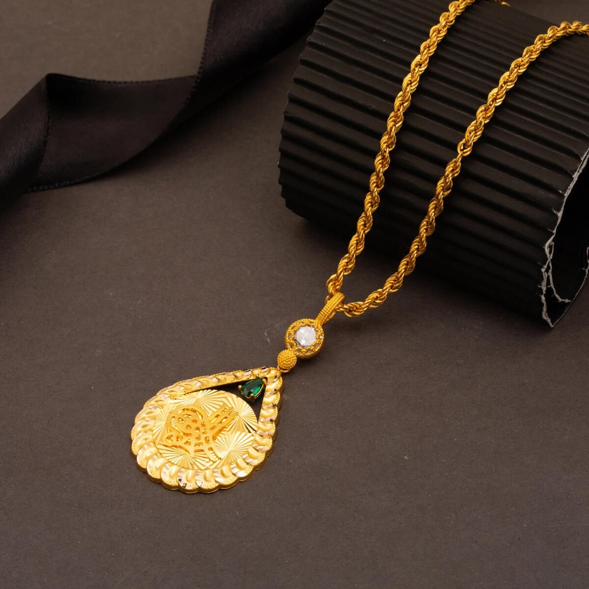 14K Yellow Gold Classic Ottoman Tughra Cubic Zirconia Necklace
