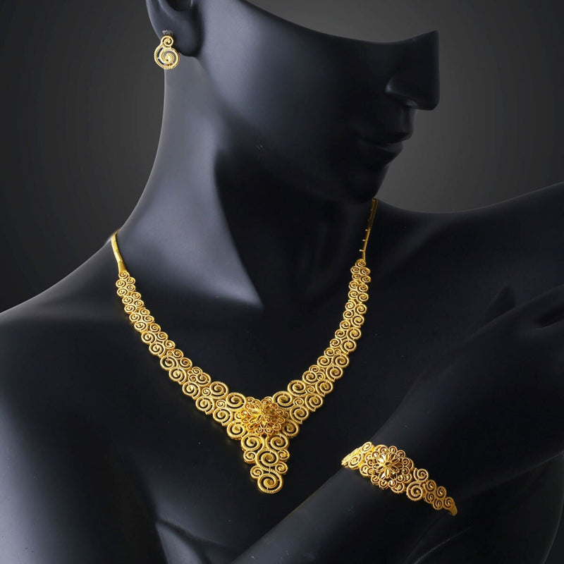 14K Yellow Gold Cleopatra Engraved Wedding Set