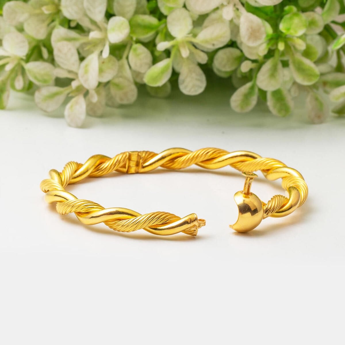 22K Yellow Gold Erzurum Twisted Hinged Cuff Bangle (20.5 g)