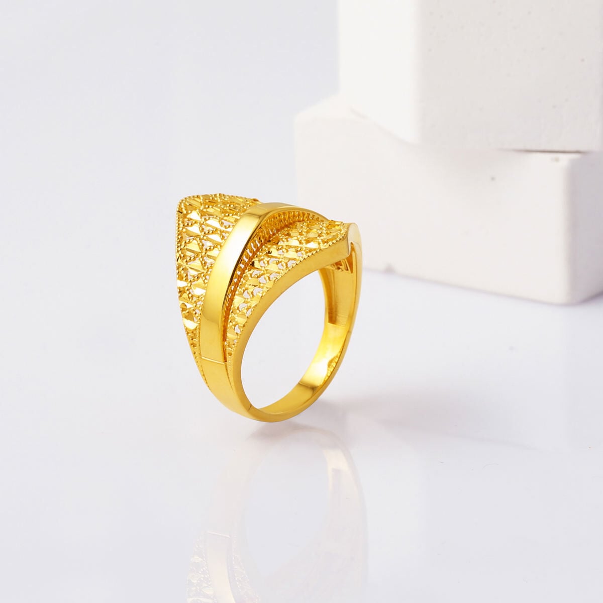 14K Yellow Gold Honeycomb Ring (3.11 g)