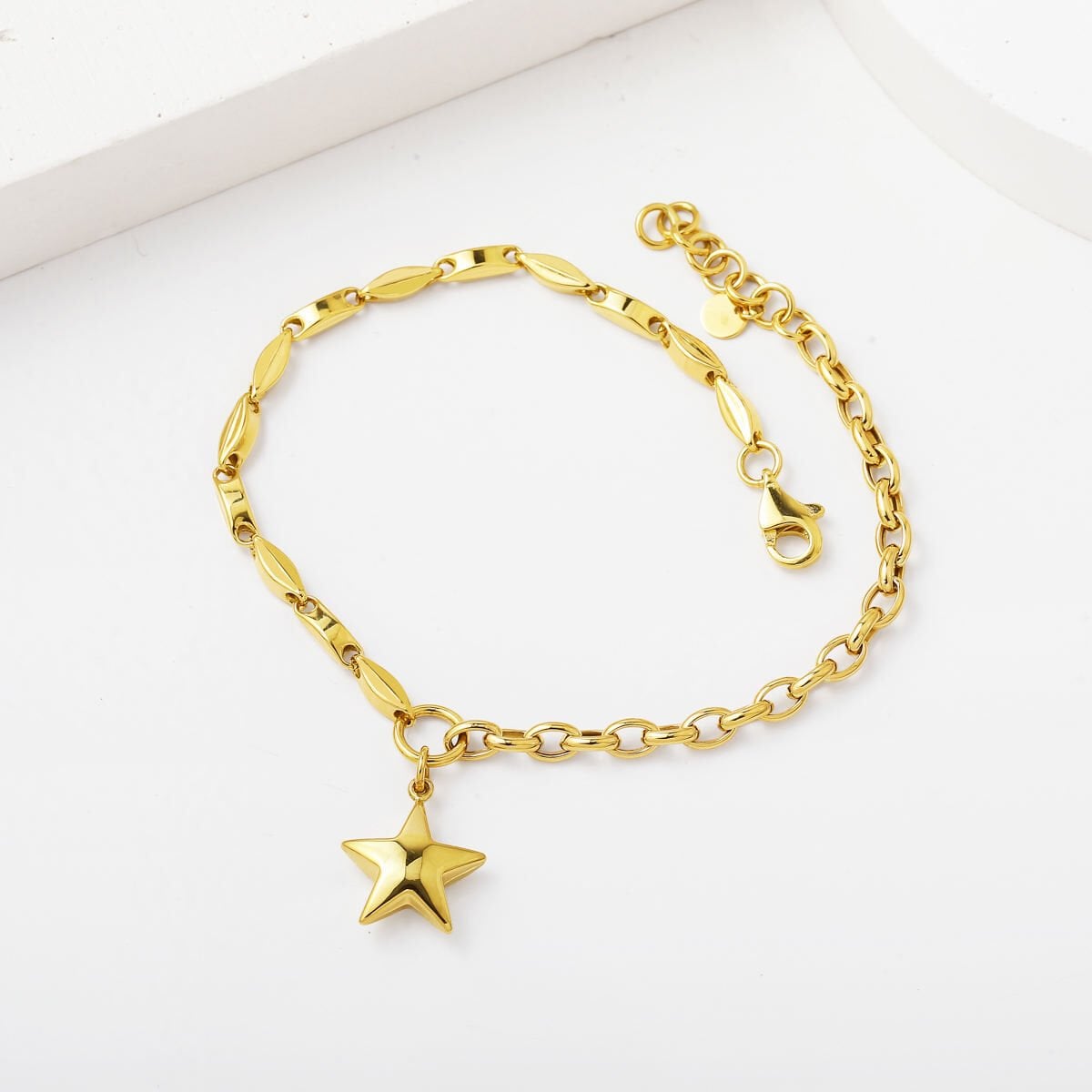 14K Yellow Gold Star Dangle Chain Bracelet