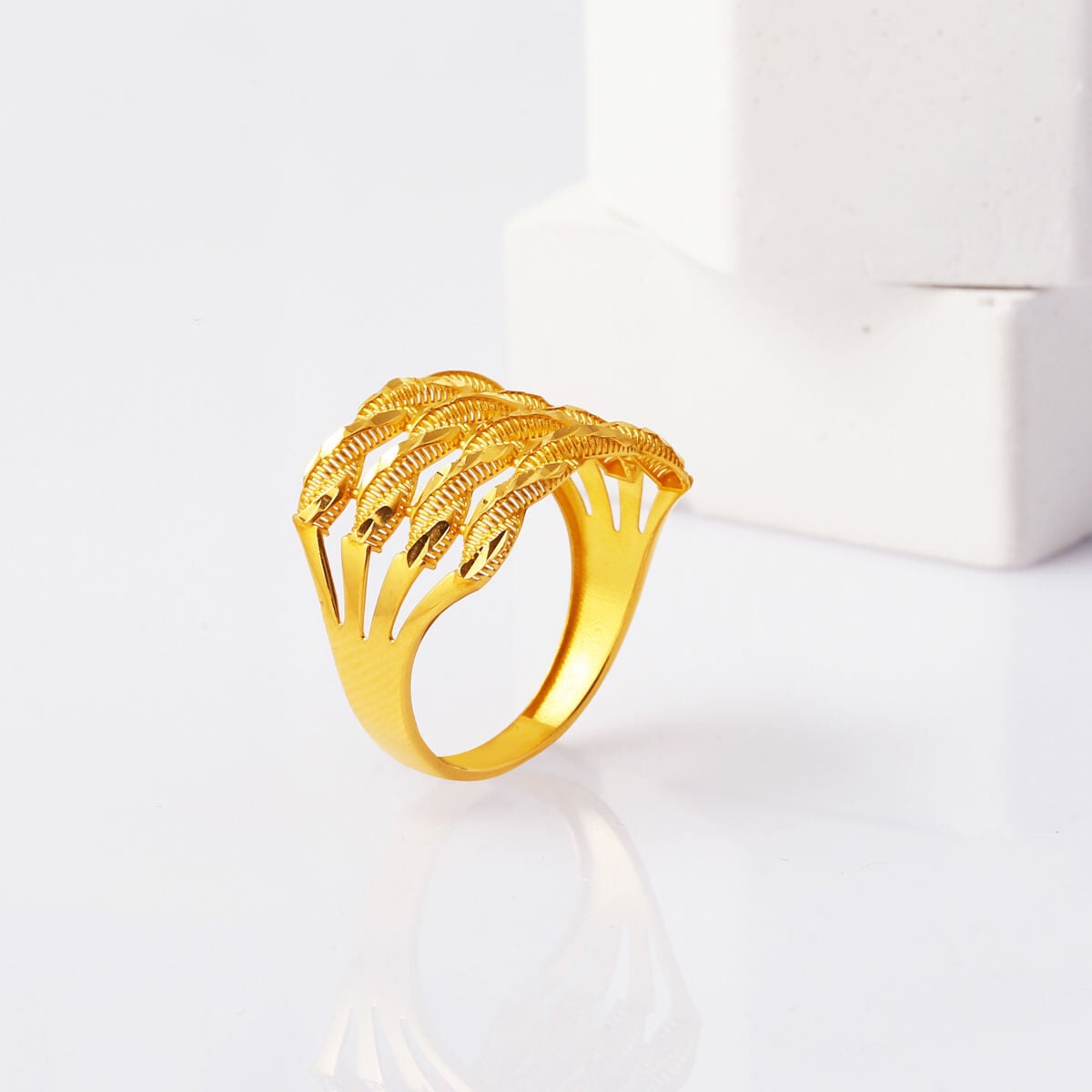 22K Yellow Gold Twisted Ring (2.5 g)