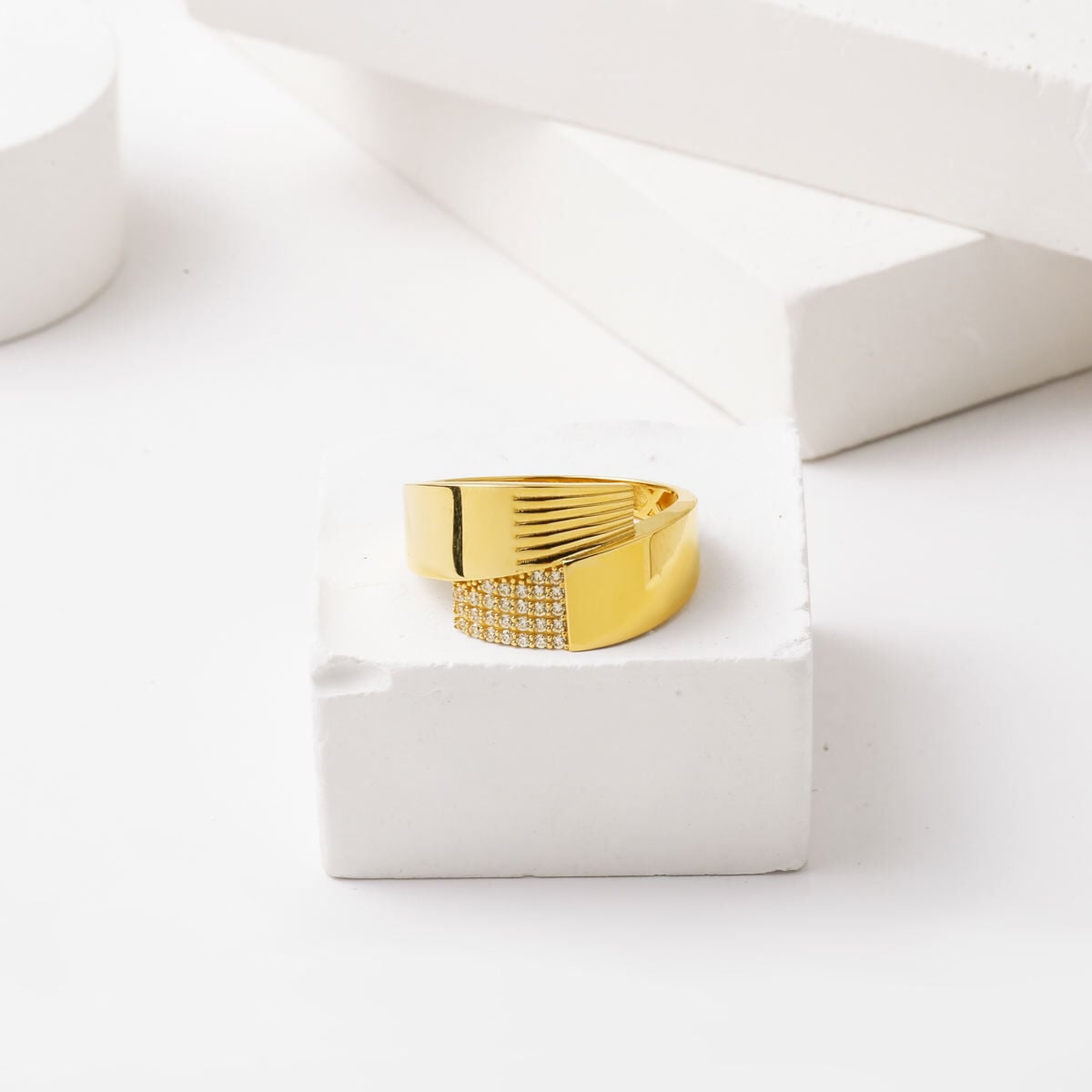 14K Yellow Gold Women's Design Ring