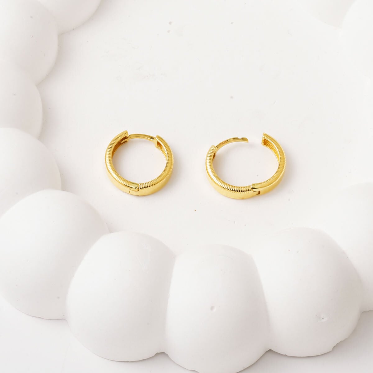 14K Yellow Gold Ajda Thick Hoop Earrings
