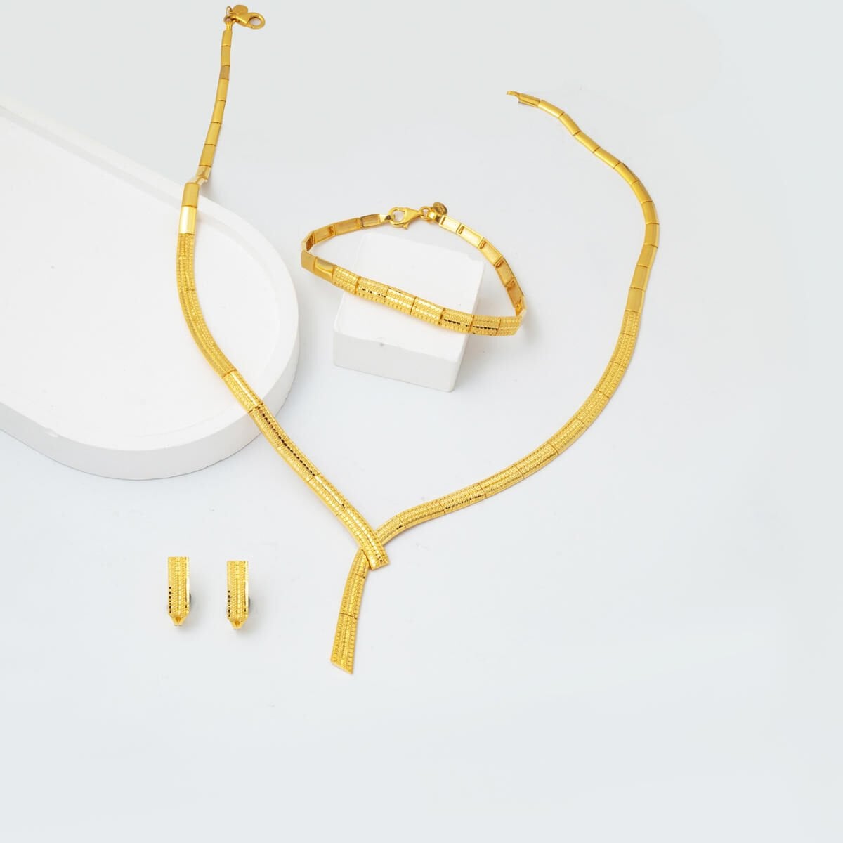14K Yellow Gold Sparkling Wedding Set (23.35 g)