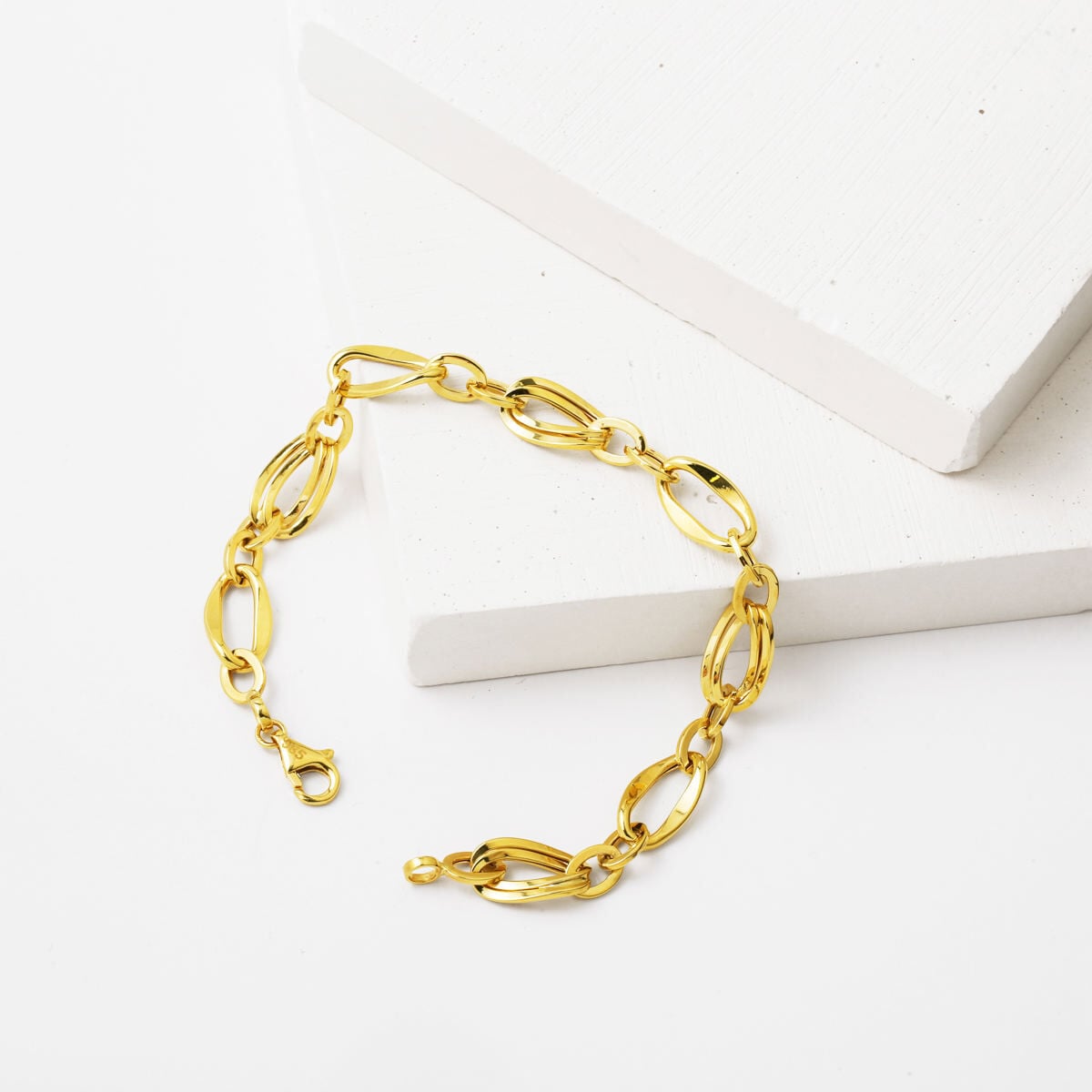 14K Yellow Gold Hoop Hallow Bracelet