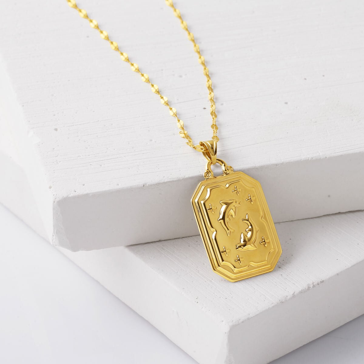14K Yellow Gold Retro Fish Zodiac Pendant