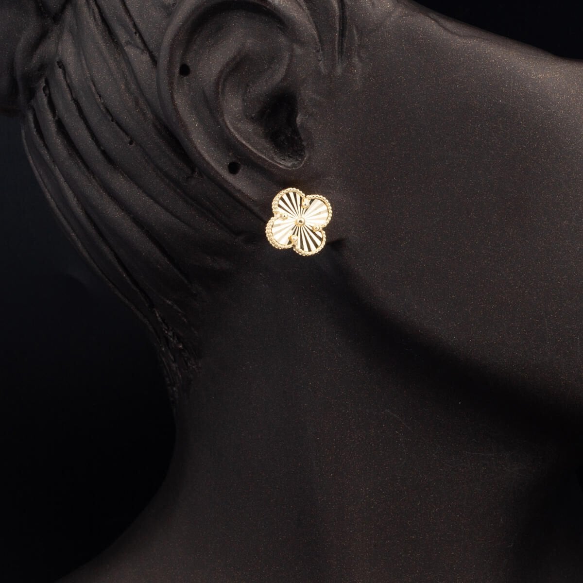 14K Yellow Gold Clover Medium Clip-On Earrings