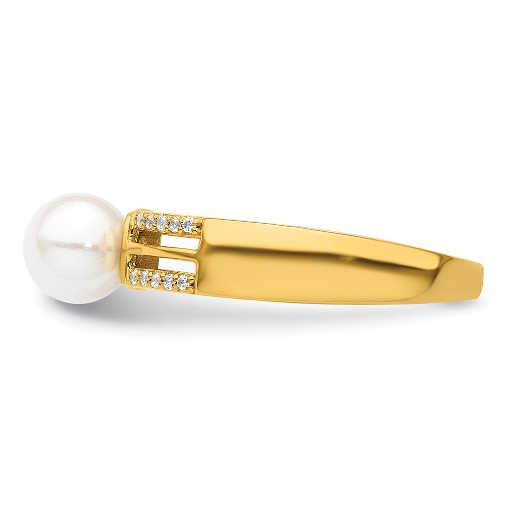 14K Yellow Gold Polished 1/15 carat Diamond and Freshwater Cultured Pearl Size 7 Ring