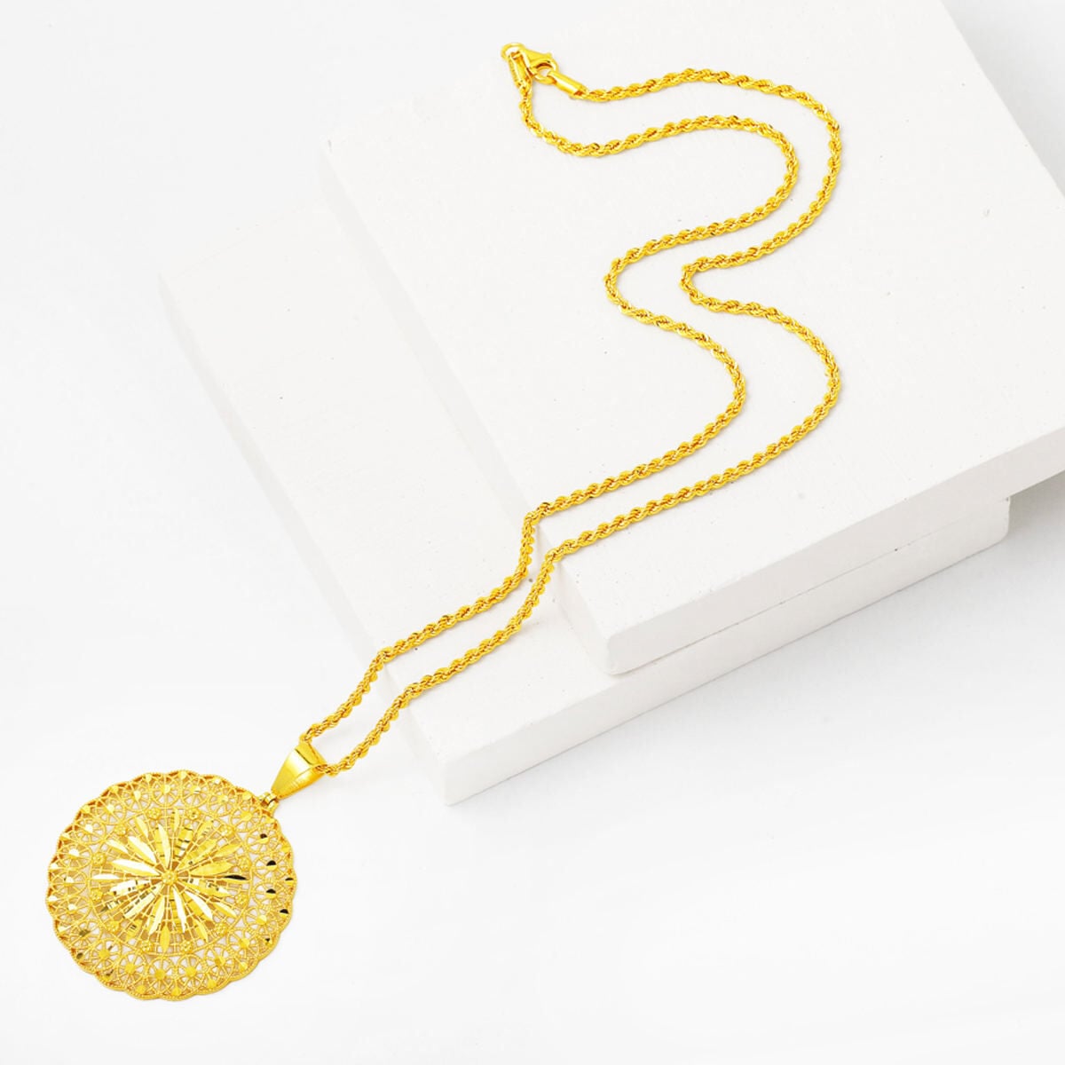14K Yellow Gold Sparkling Star Flower Necklace