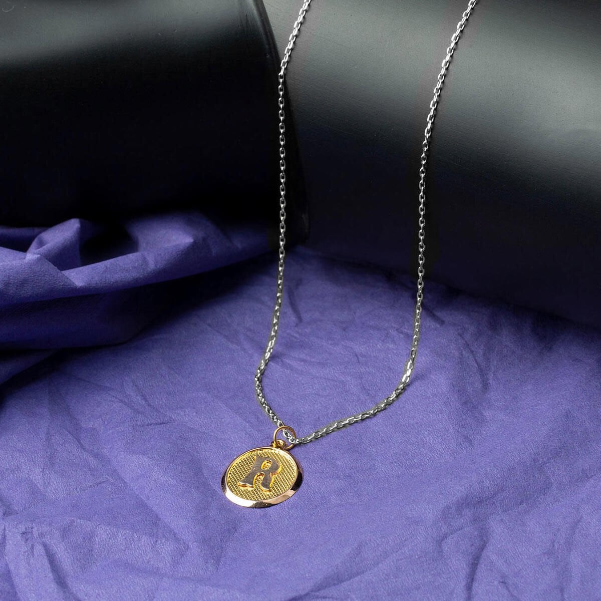 14K Yellow Gold Oval R Initial Pendant
