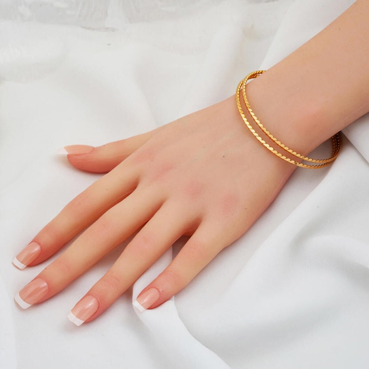 22K Yellow Gold Twisted Ajda Bangle (6 g)