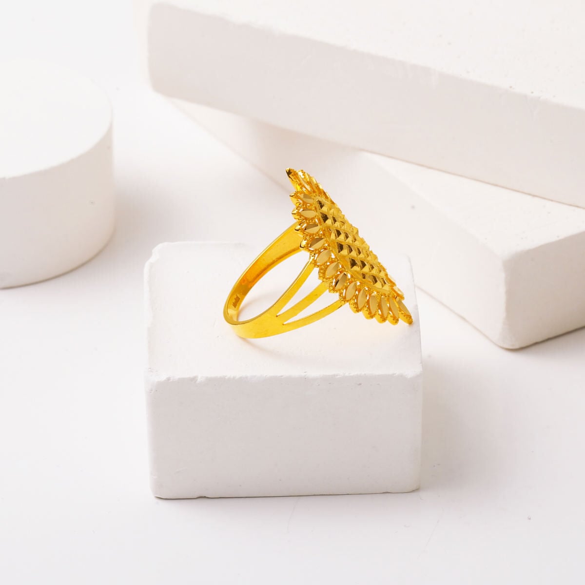22K Yellow Gold Leaf Sparkle Marquise Ring