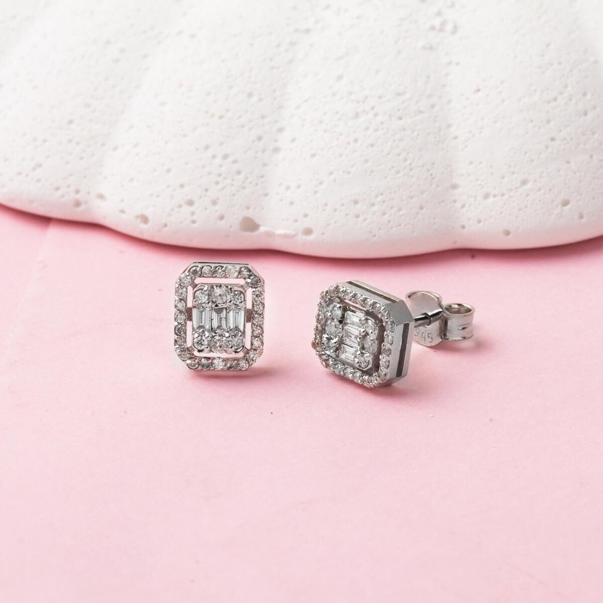 14K White Gold 0.50 Ct Baguette Diamond Earrings
