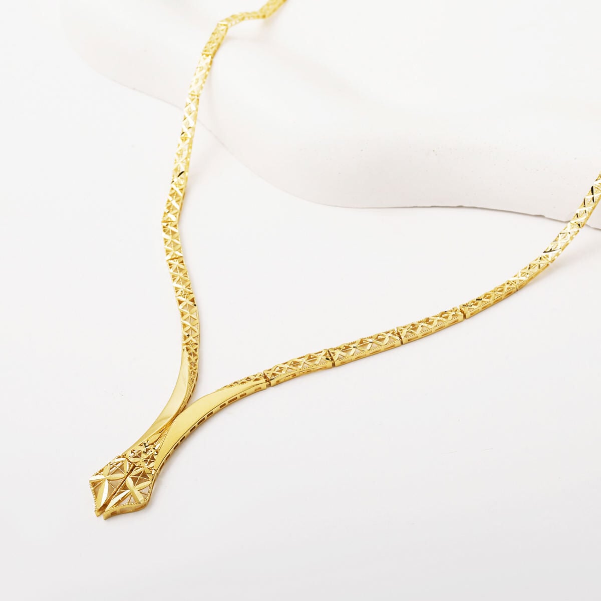 14K Yellow Gold Drop Hand Engraved Bridal Jewelry Set