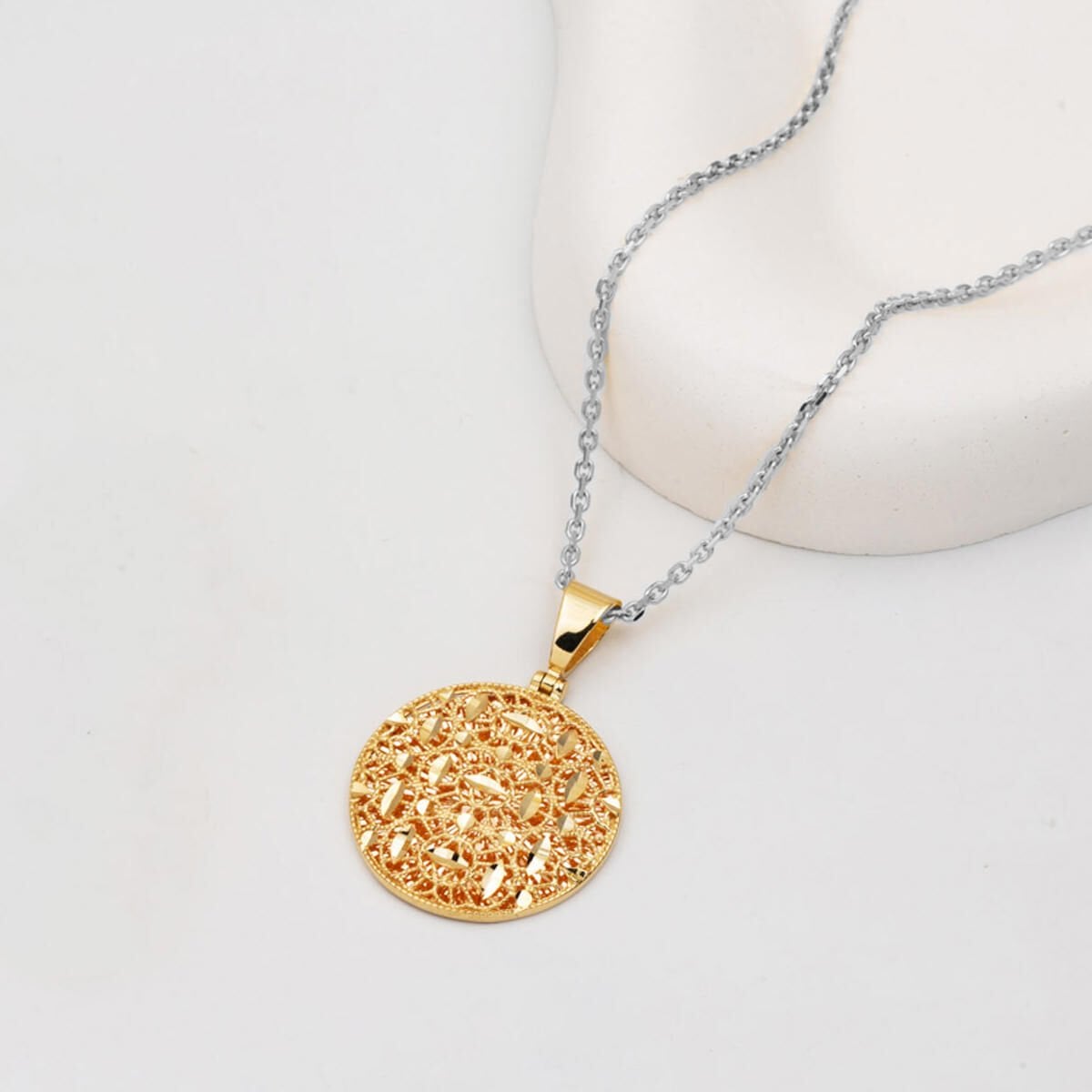 14K Yellow Gold Filigree Pendant