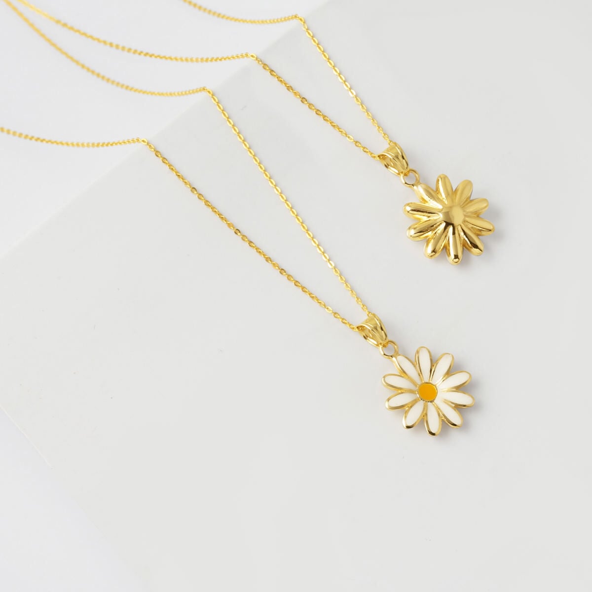 14K Yellow Gold Daisy Enamel Necklace