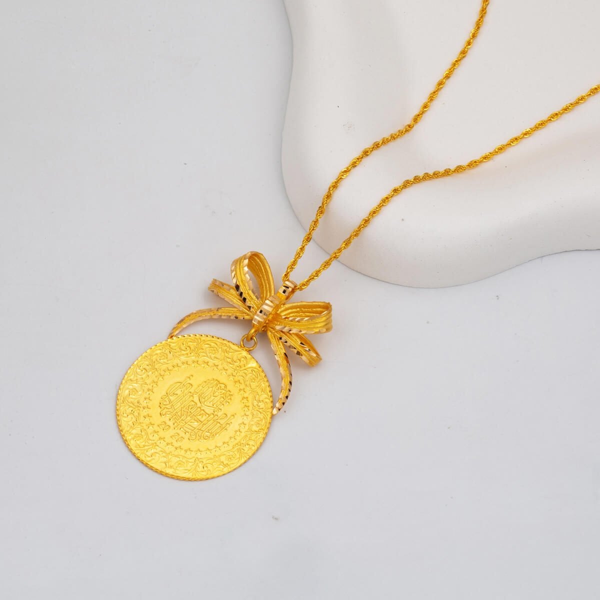 22K Yellow Gold Full Bow Necklace