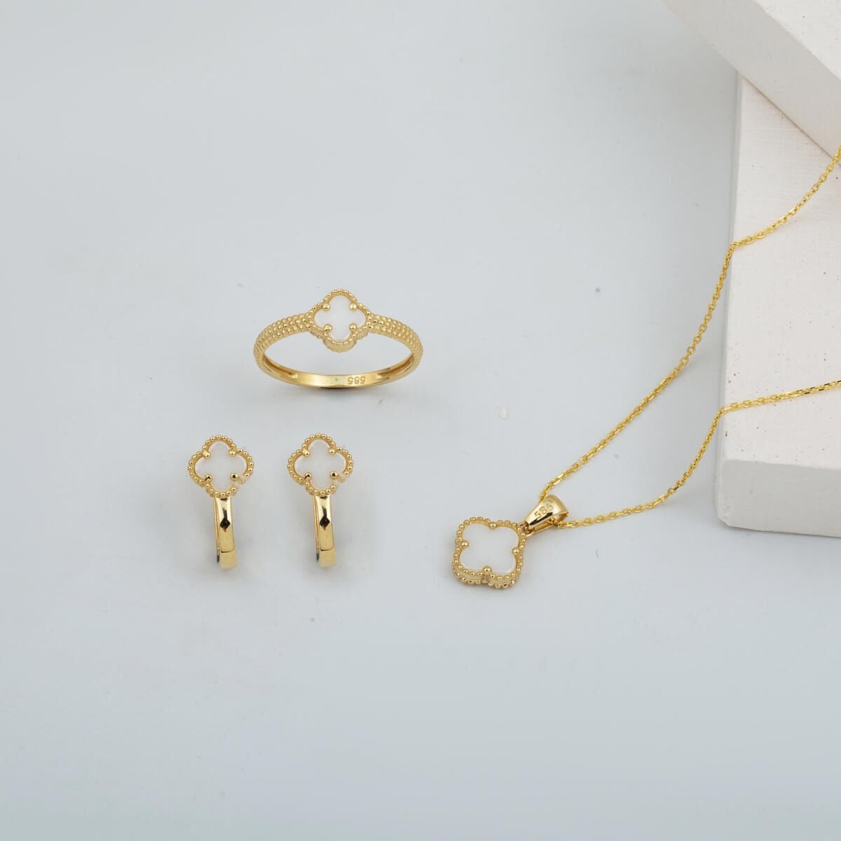 14K Yellow Gold Clover Minimalist Mother of Pearl Jewelry Set