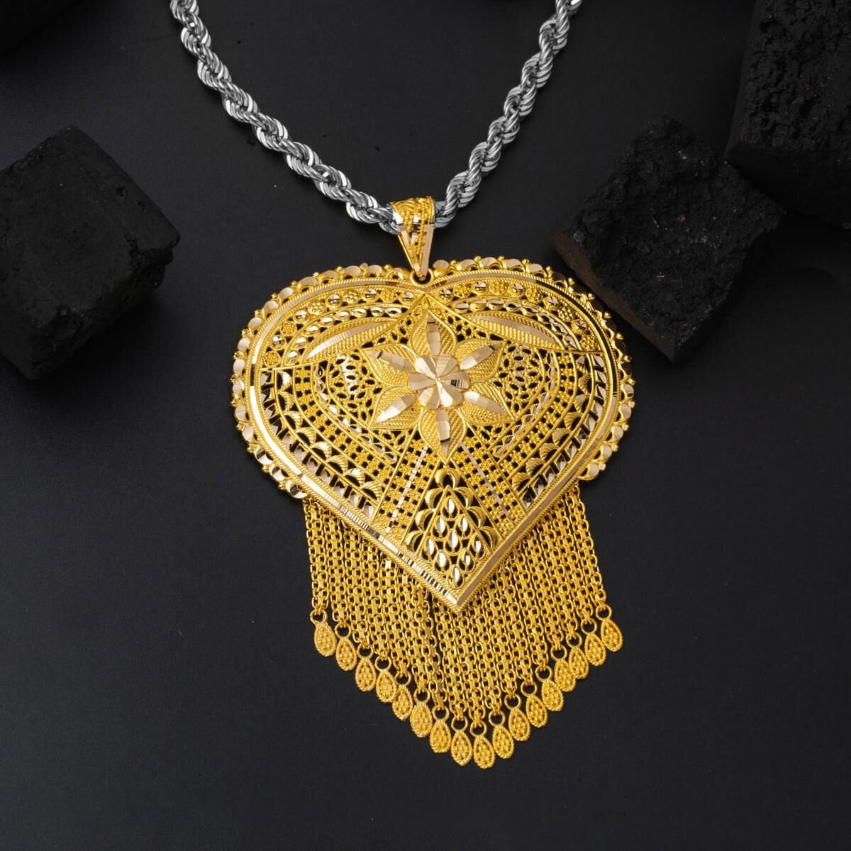 14K Yellow Gold Daisy Indian Style Pendant