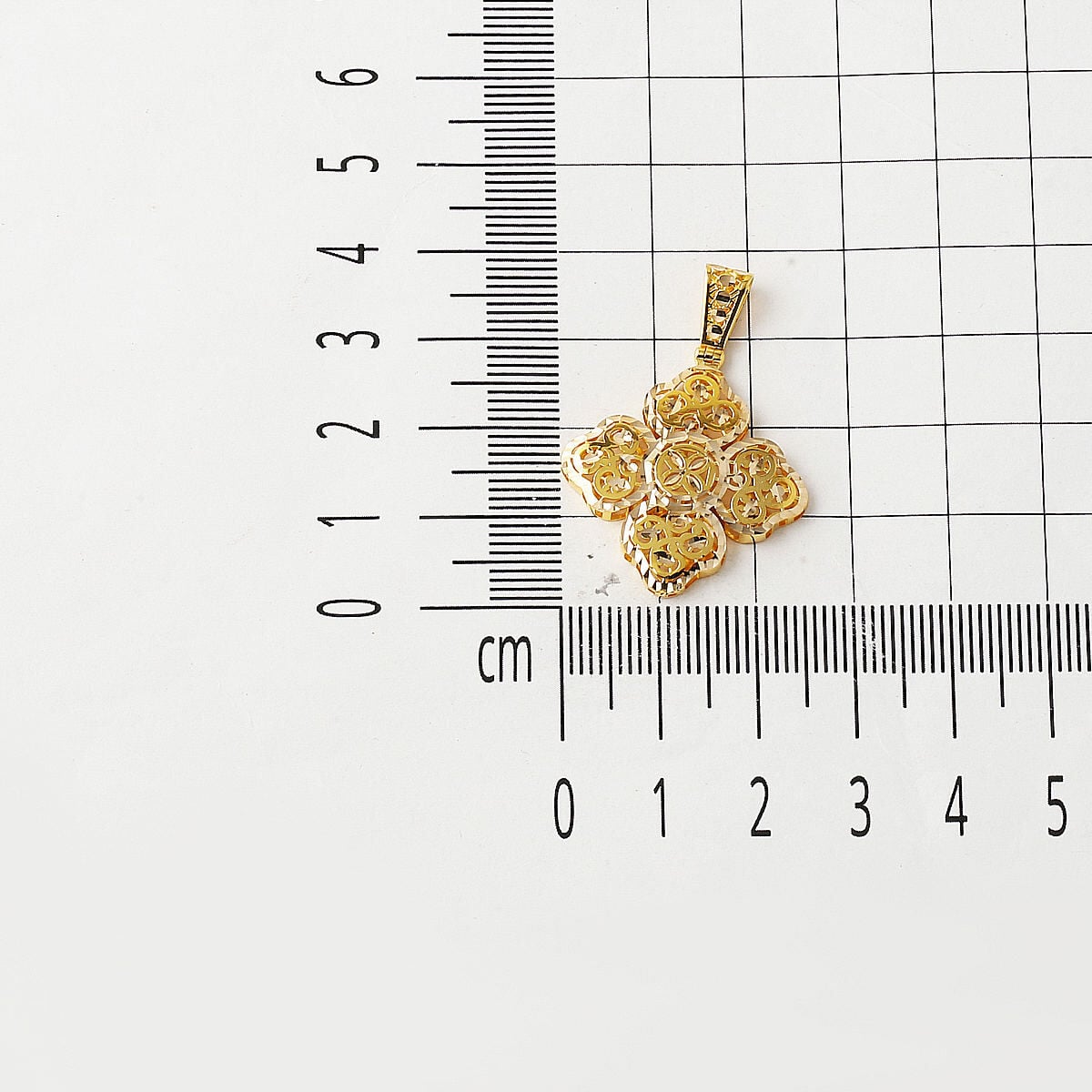 14K Yellow Gold Engraved Clover Pendant