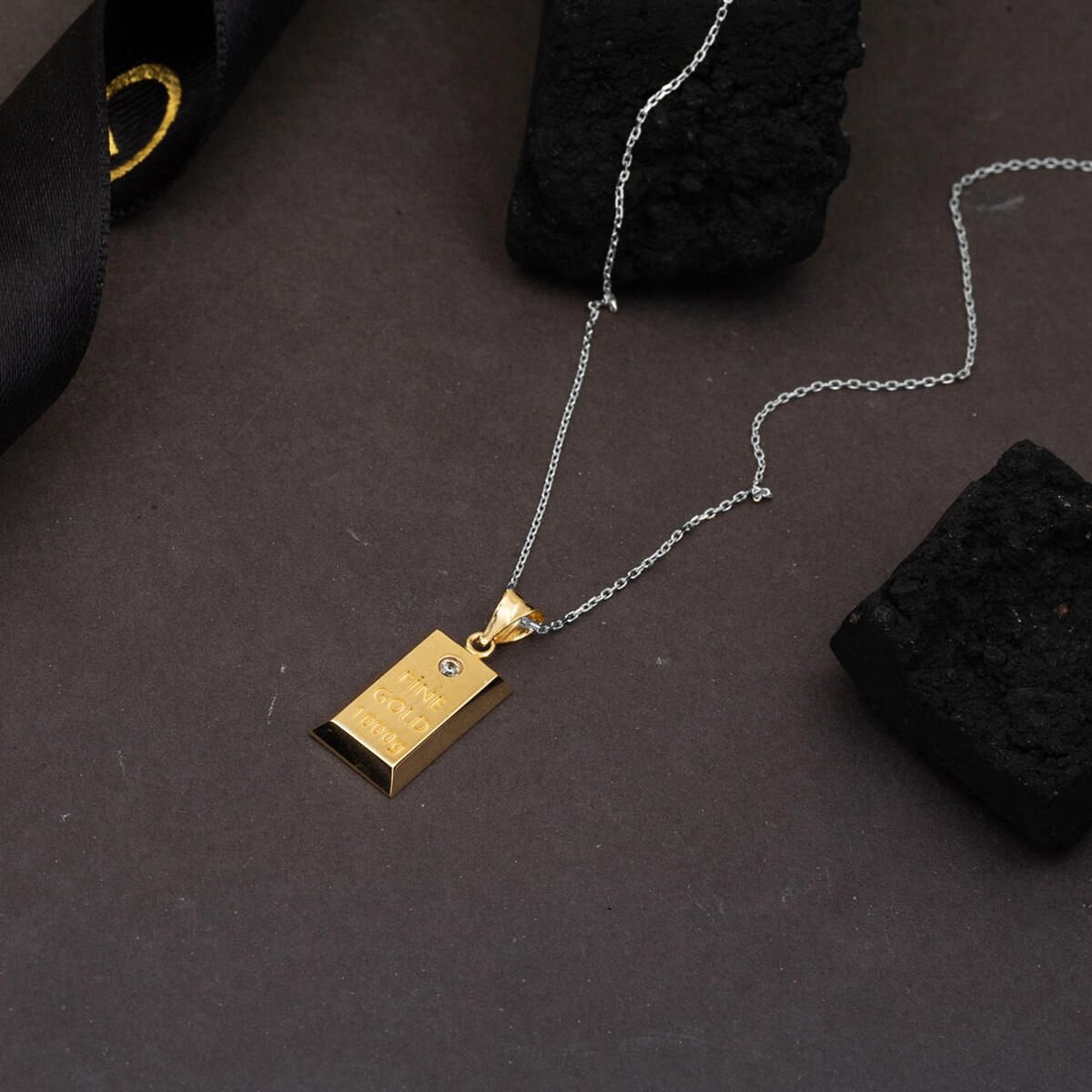 14K Yellow Gold Solitaire Gold Bar Cubic Zirconia Necklace