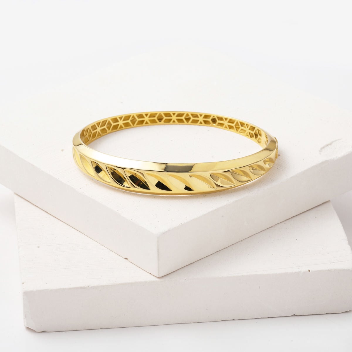 14K Yellow Gold Leaf Lock Hinged Cuff Bangle