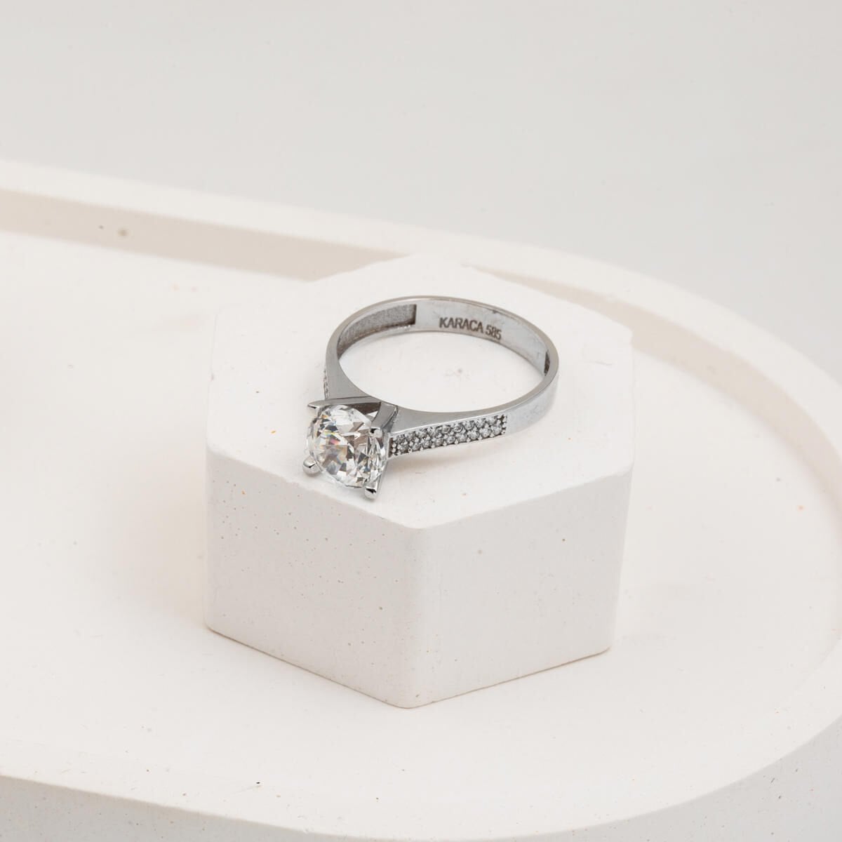 14K White Gold Solitaire Cubic Zirconia Ring (2.8 g)