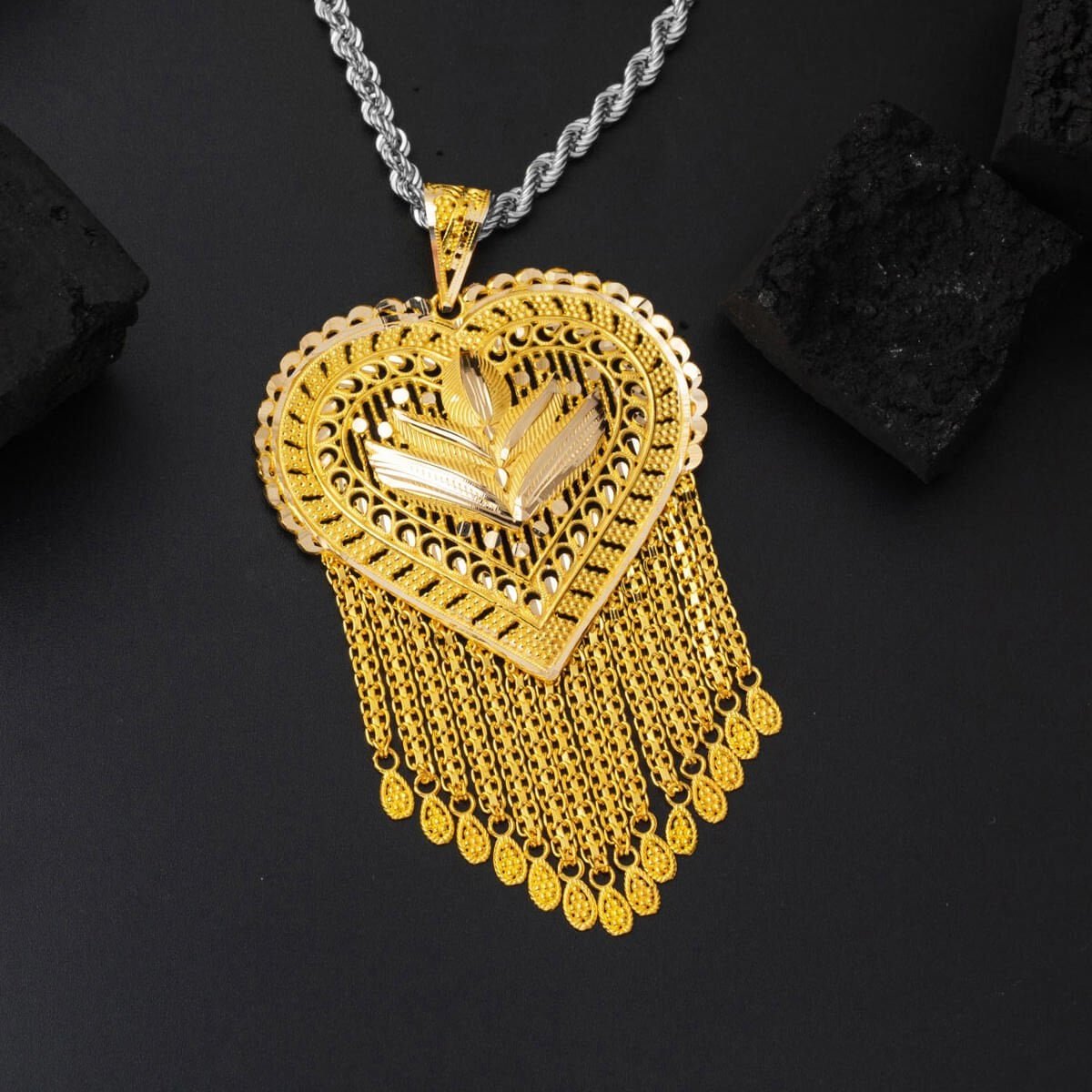 14K Yellow Gold Indian Style Necklace (18 g)