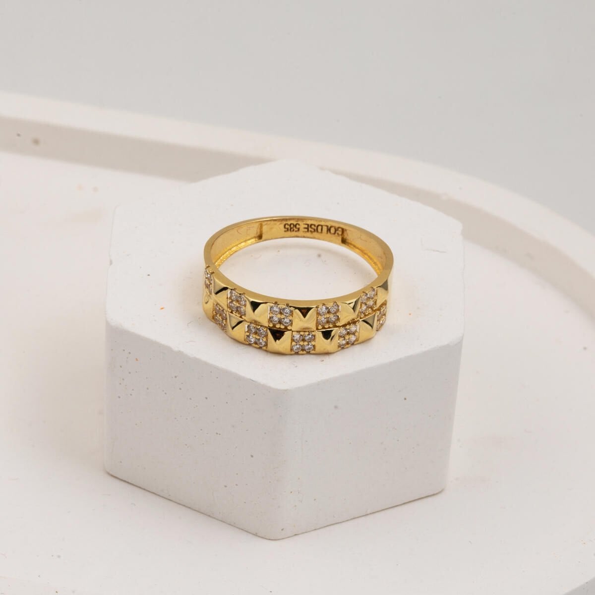 14K Yellow Gold Sparkling Minimalist Cubic Zirconia Ring