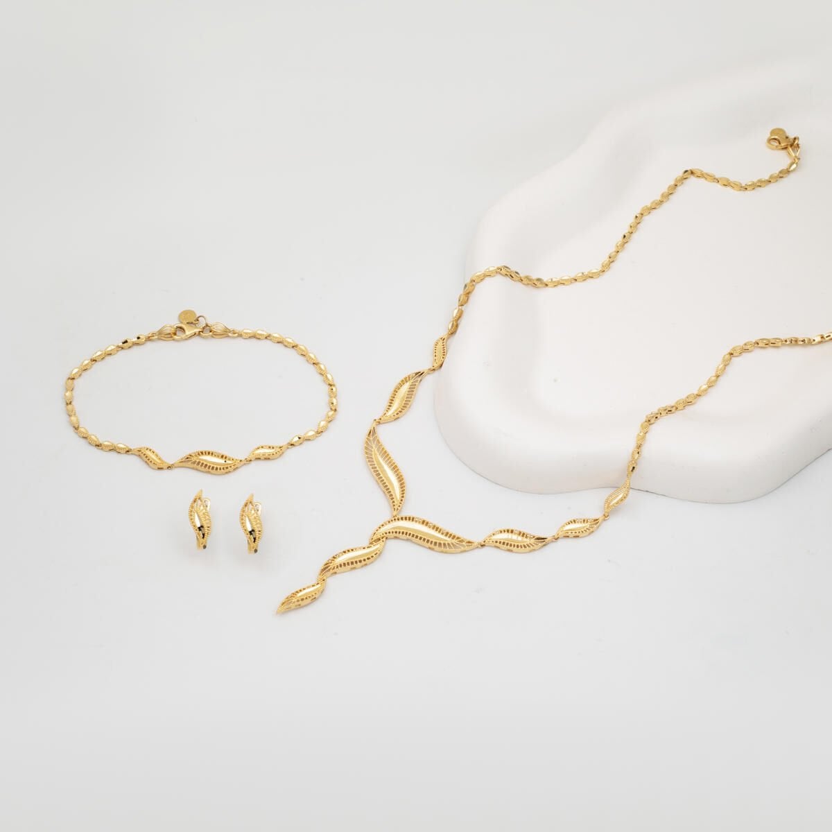 14K Yellow Gold River Wedding Set