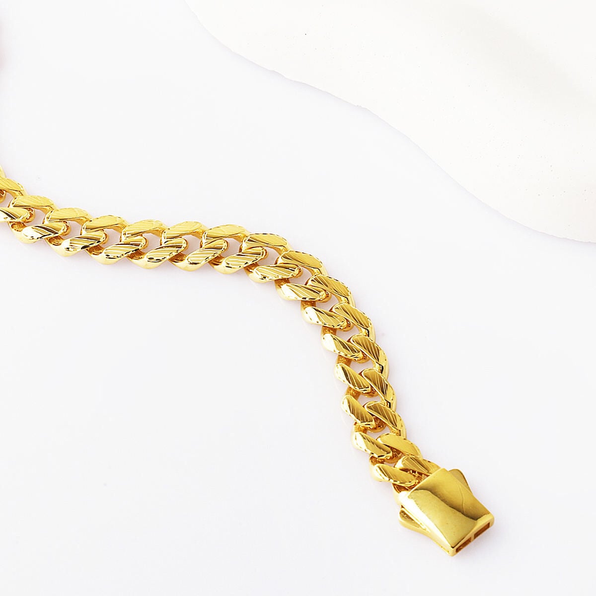 14K Yellow Gold Sparkling Curb Bracelet