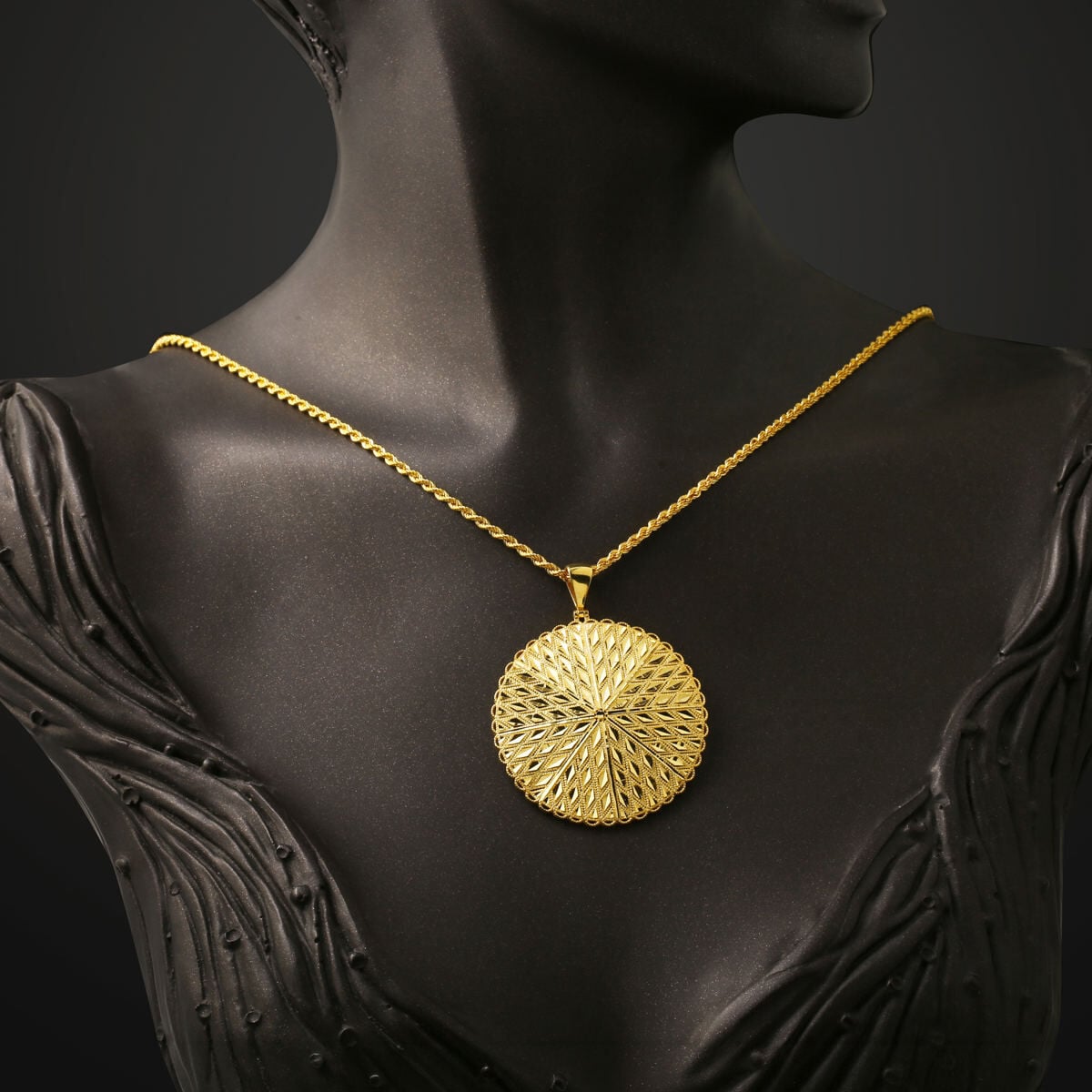 14K Yellow Gold Wheat Medallion Pendant