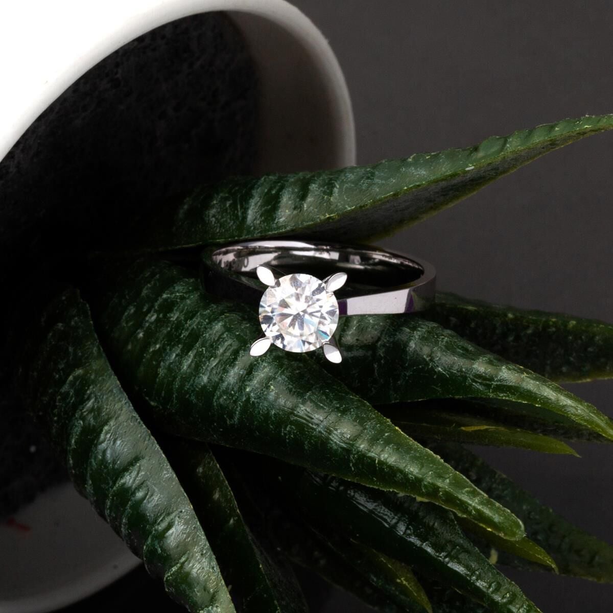 14K White Gold 1.00 Ct Solitaire Moissanite Ring