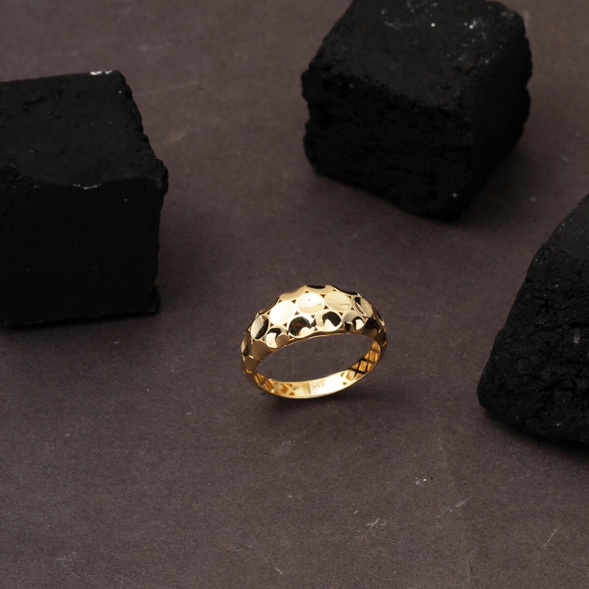 14K Yellow Gold Round Patterned Ring