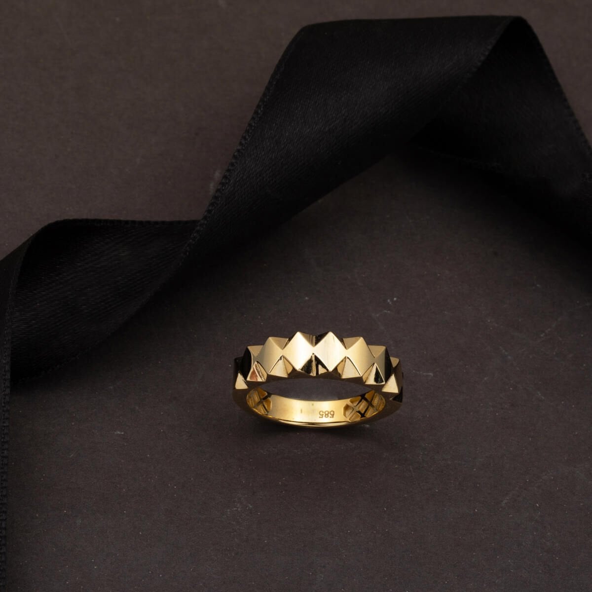 14K Yellow Gold Vector Ring