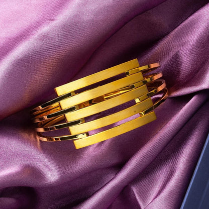 14K Yellow Gold Ribbed Hinged Cuff Bangle (17.2 g)