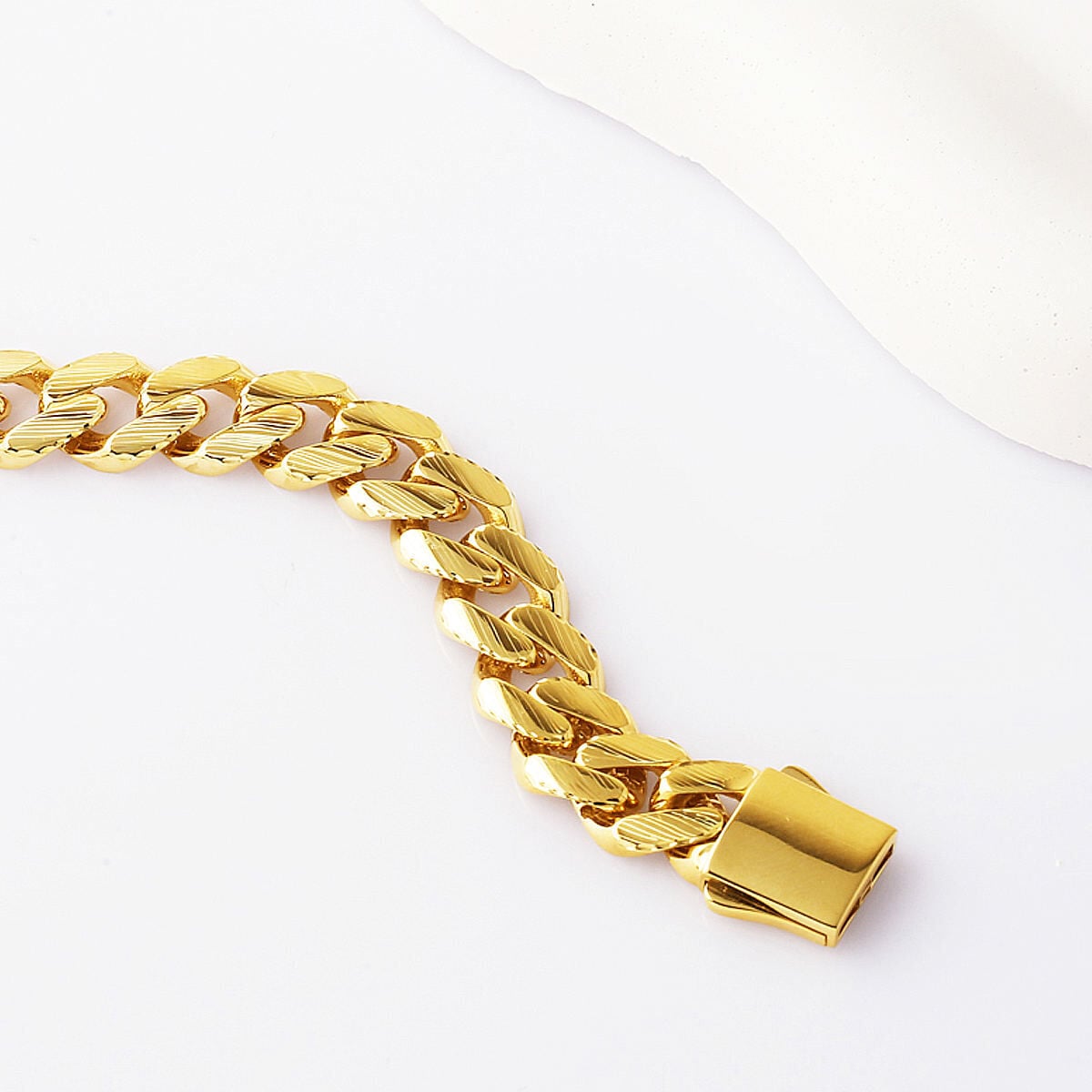 14K Yellow Gold Venus Curb Bracelet