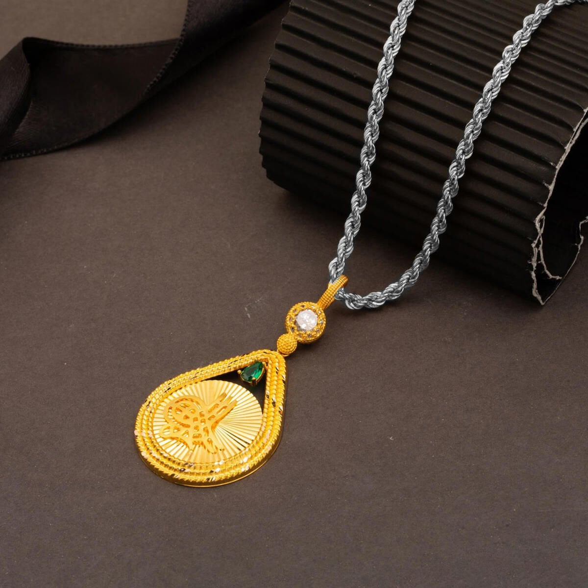 14K Yellow Gold Teardrop Ottoman Tughra Cubic Zirconia Pendant
