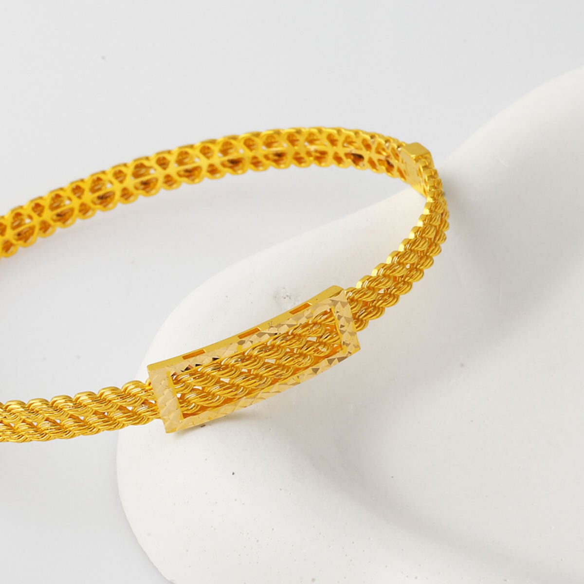 14K Yellow Gold Twisted Mesh Hinged Cuff Bangle