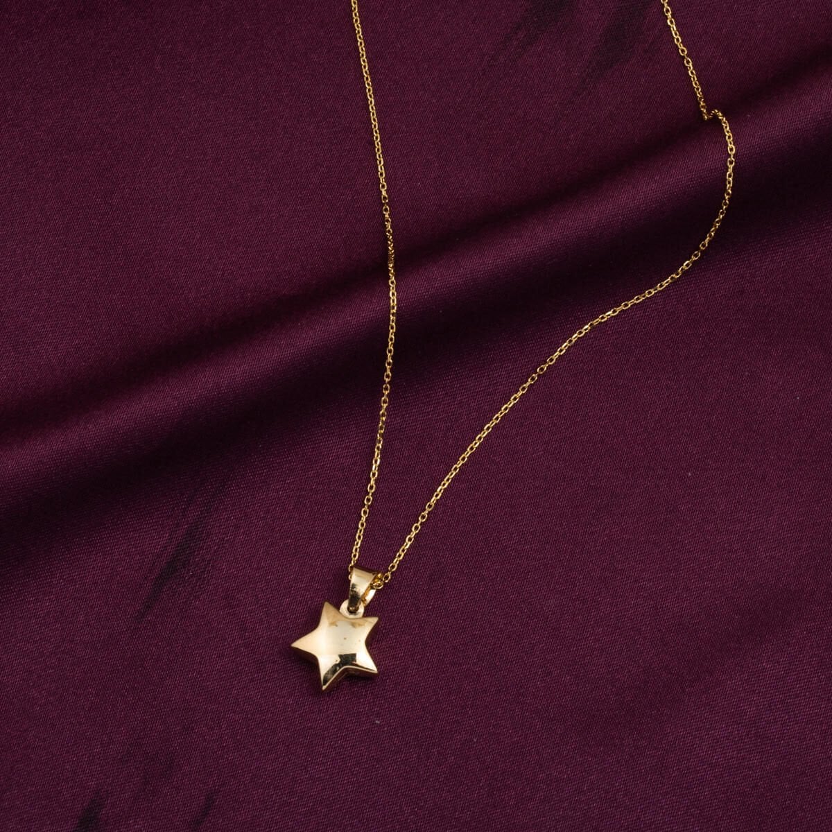 14K Yellow Gold Star Necklace (1.7 g)