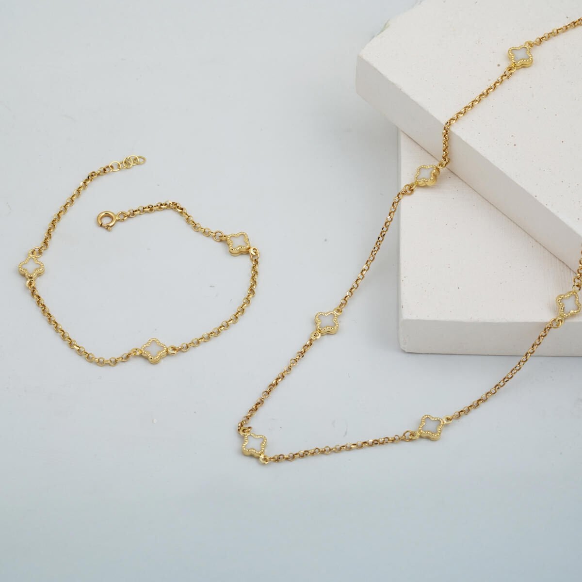 14K Yellow Gold White Clover Mother of Pearl Necklace Bracelet Set